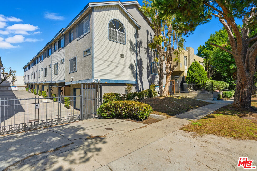 519 E Hazel St Unit: 11