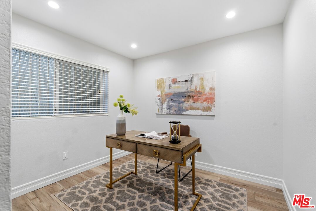 519 E Hazel St Unit: 11