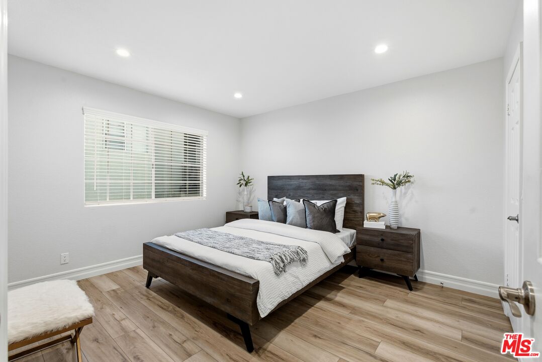 519 E Hazel St Unit: 11