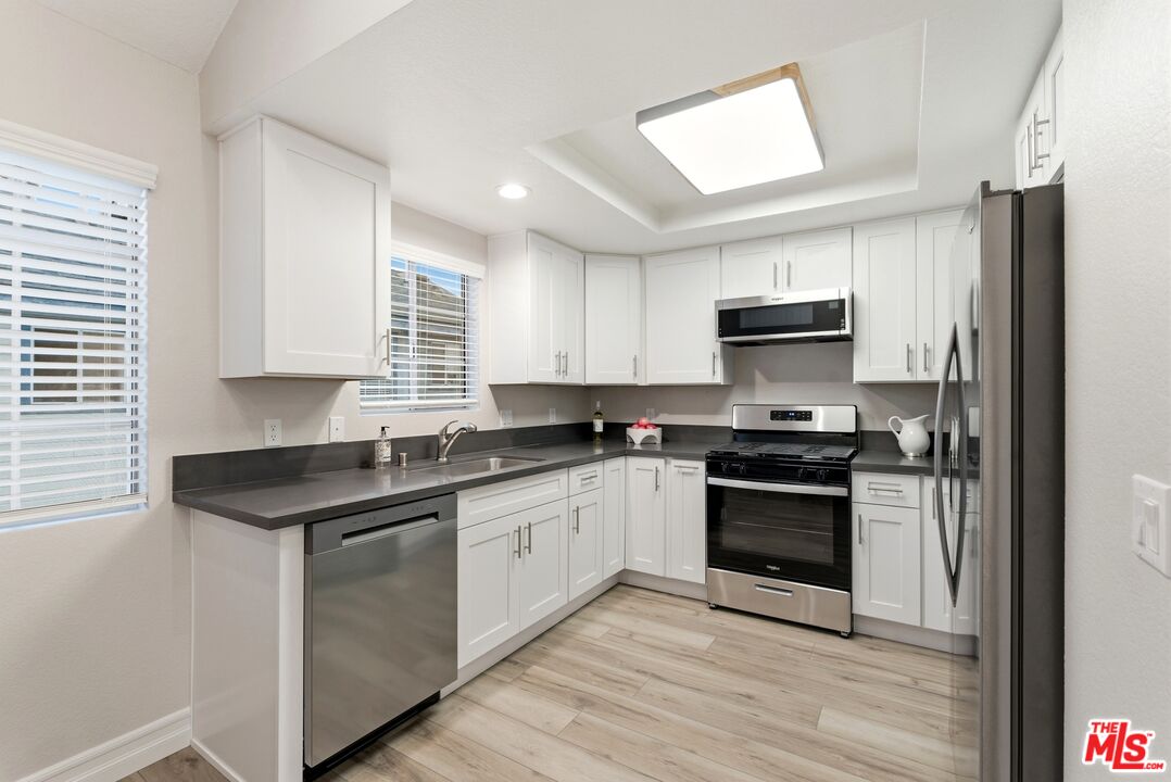 519 E Hazel St Unit: 11