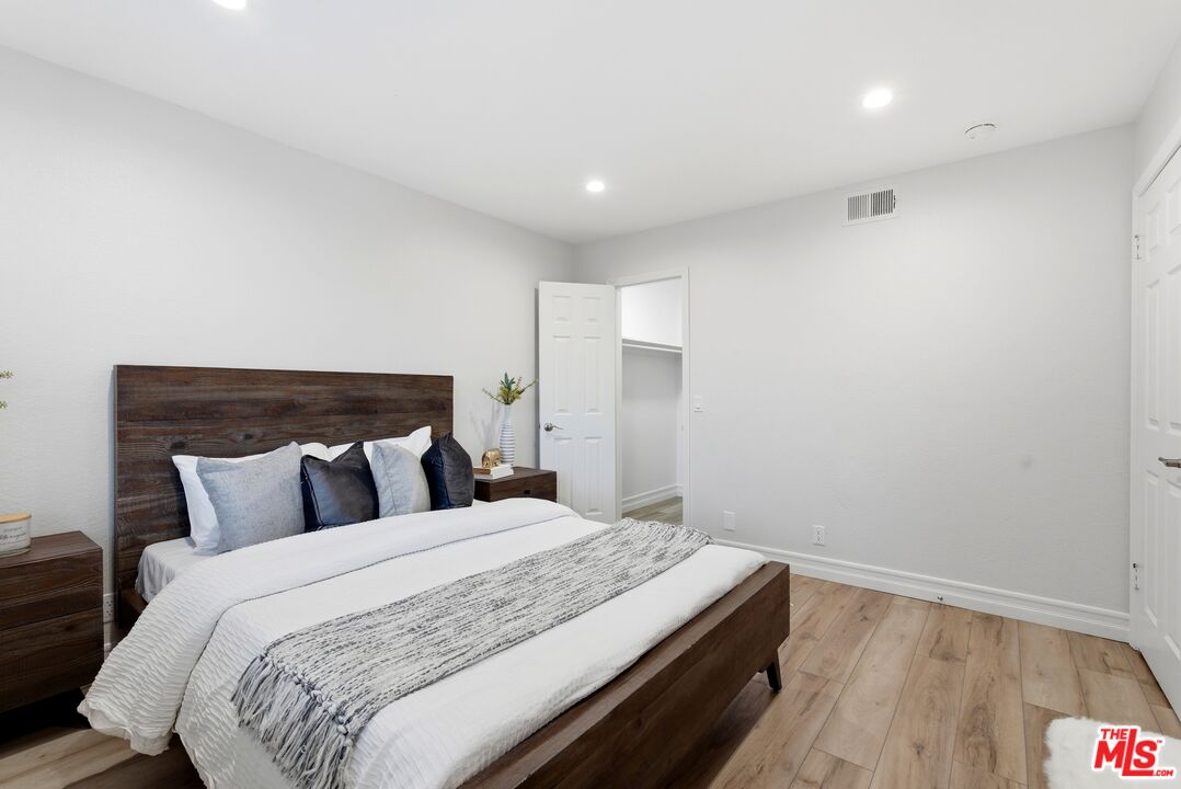 519 E Hazel St Unit: 11