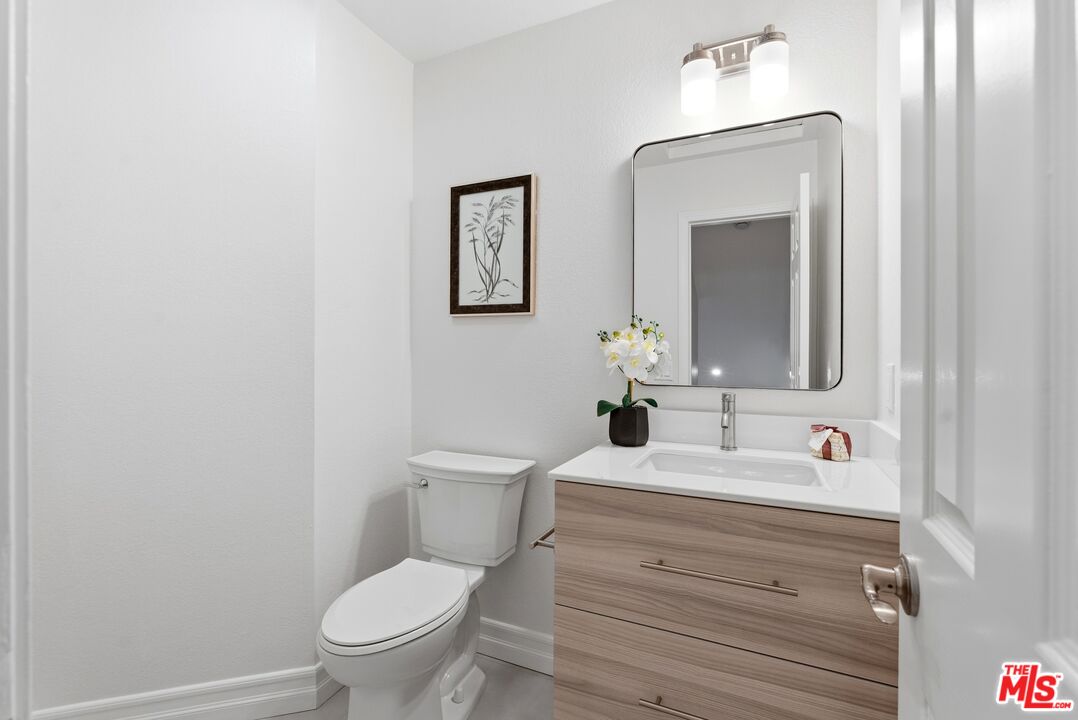 519 E Hazel St Unit: 11