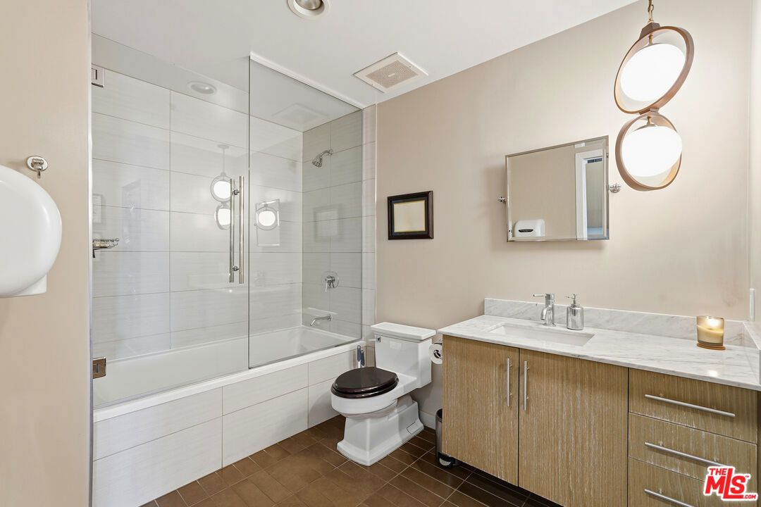 530 S Hewitt St Unit: 533