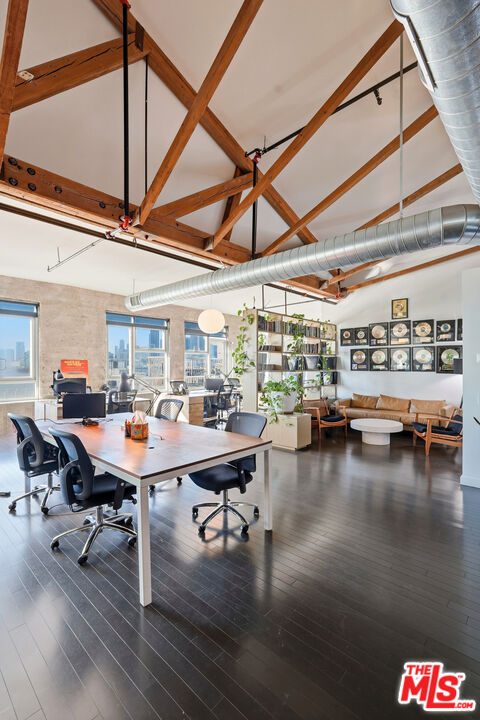 530 S Hewitt St Unit: 533