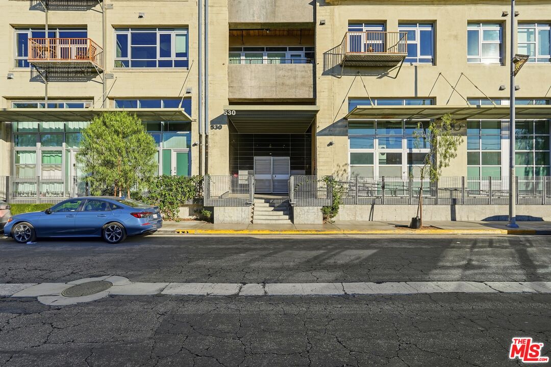 530 S Hewitt St Unit: 533