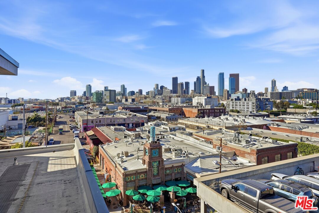 530 S Hewitt St Unit: 533