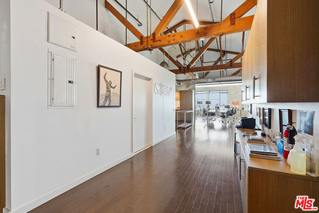 530 S Hewitt St Unit: 533