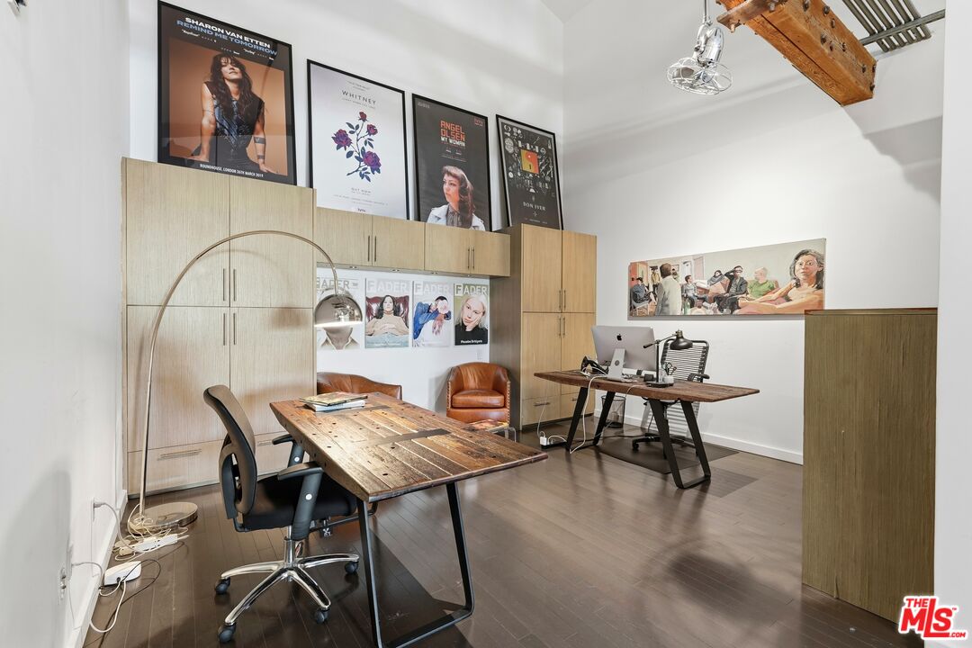 530 S Hewitt St Unit: 533