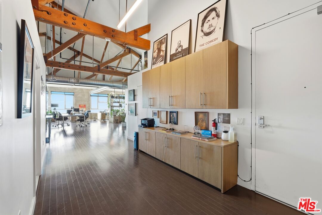 530 S Hewitt St Unit: 533