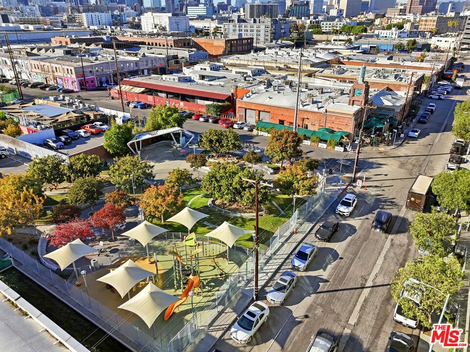 530 S Hewitt St Unit: 533