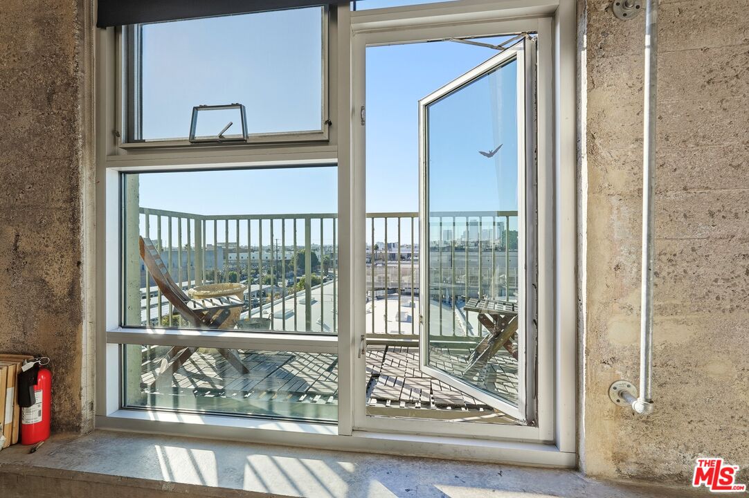 530 S Hewitt St Unit: 533