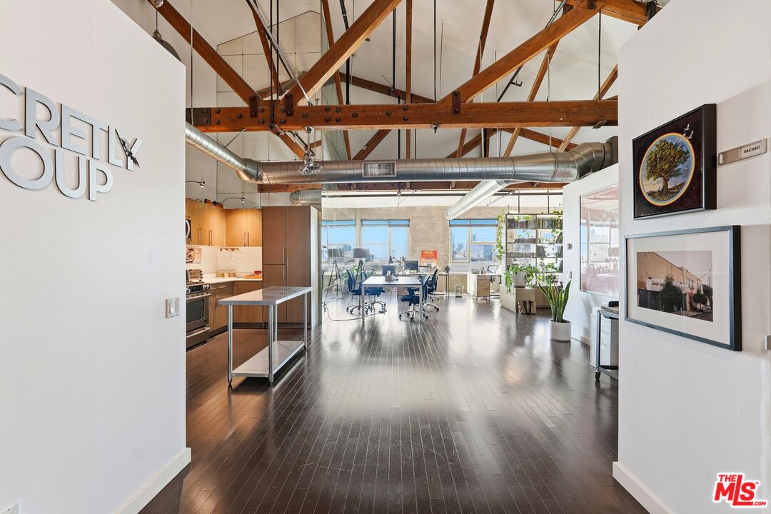 530 S Hewitt St Unit: 533