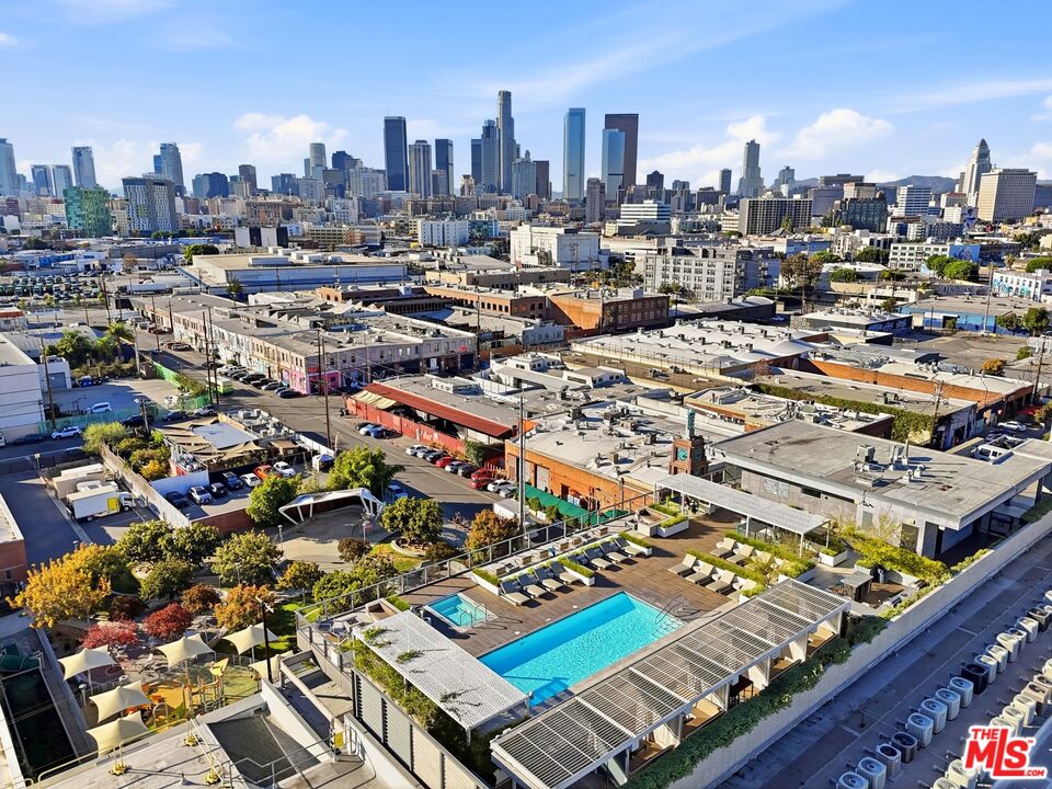 530 S Hewitt St Unit: 533