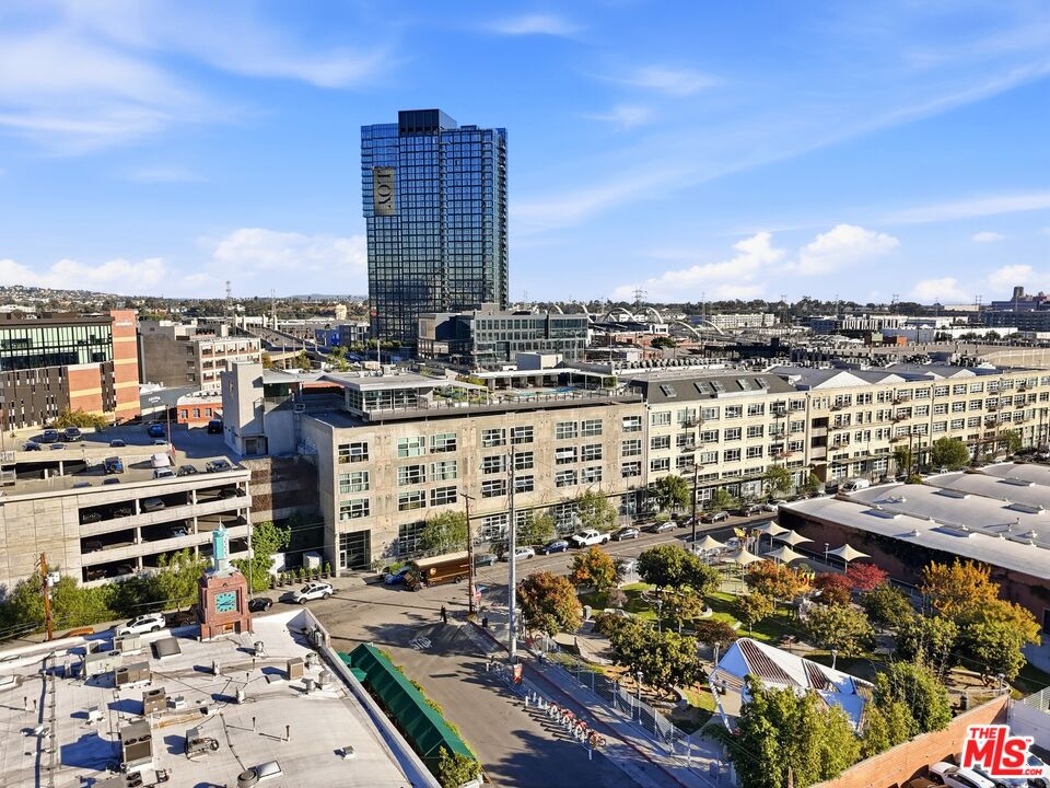 530 S Hewitt St Unit: 533