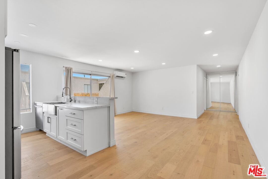 409 Burchett St Unit 316 Glendale CA