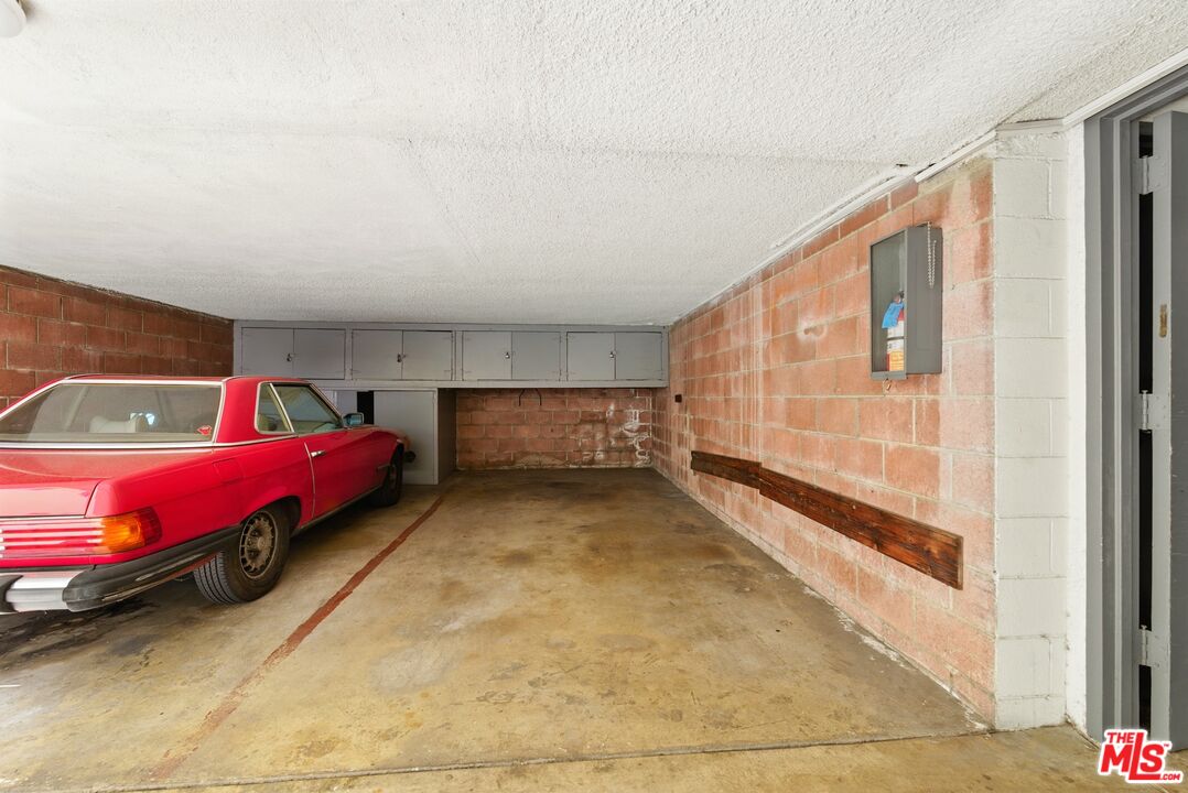 1929 Tamarind Ave Unit: 12