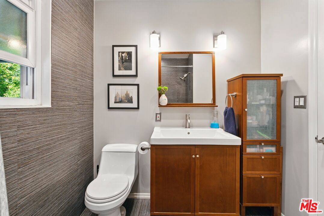 1929 Tamarind Ave Unit: 12