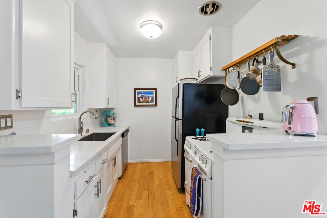 1929 Tamarind Ave Unit: 12