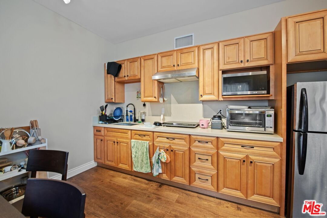 1238 S Bonnie Brae St