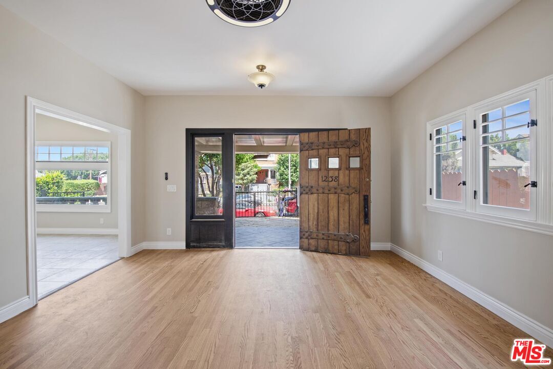 1238 S Bonnie Brae St