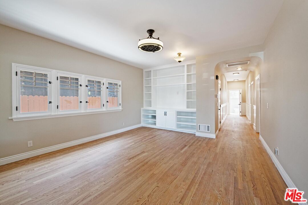 1238 S Bonnie Brae St