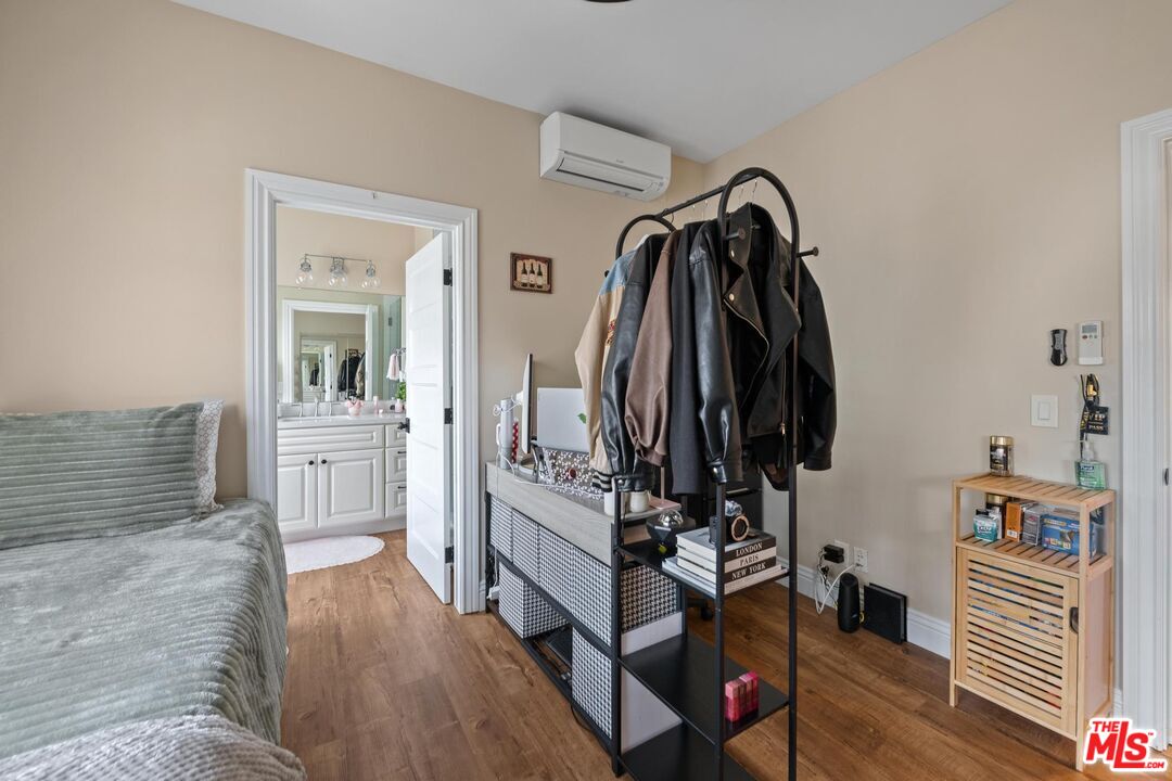 1238 S Bonnie Brae St