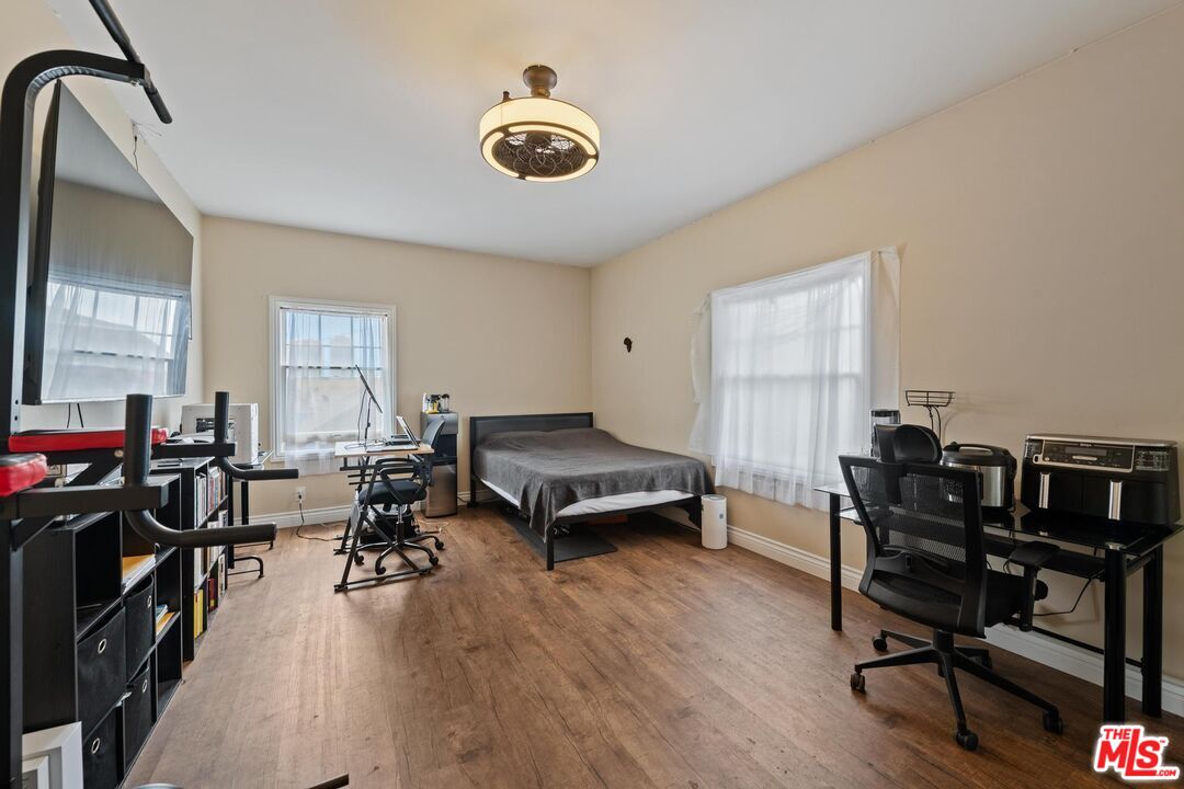 1238 S Bonnie Brae St