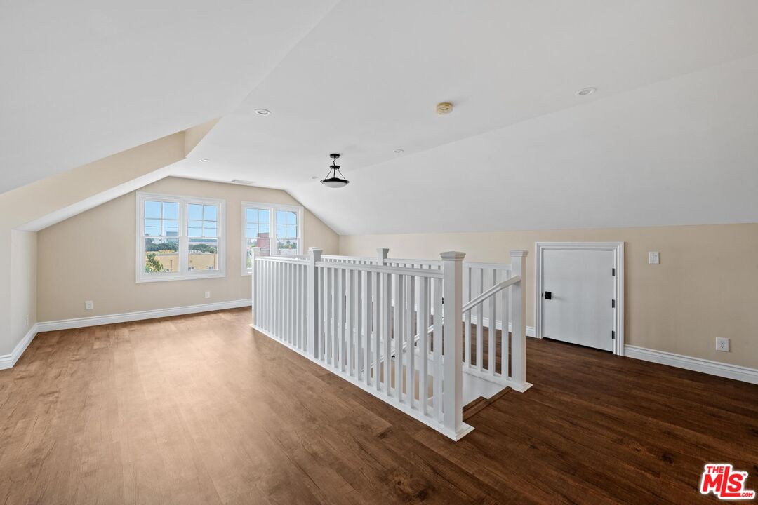 1238 S Bonnie Brae St