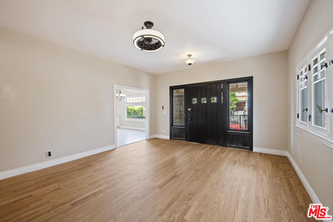 1238 S Bonnie Brae St