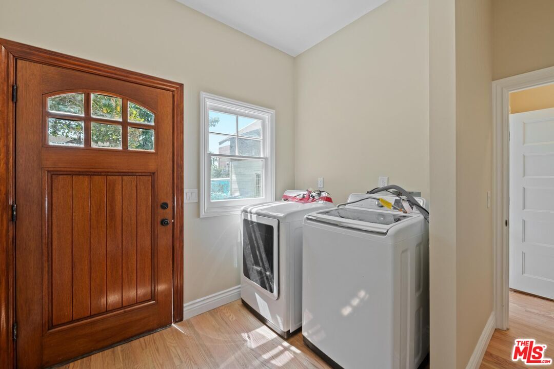 1238 S Bonnie Brae St