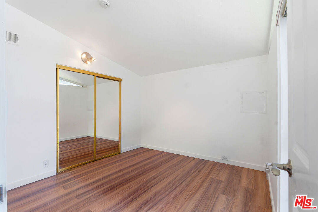26 Packet Rd