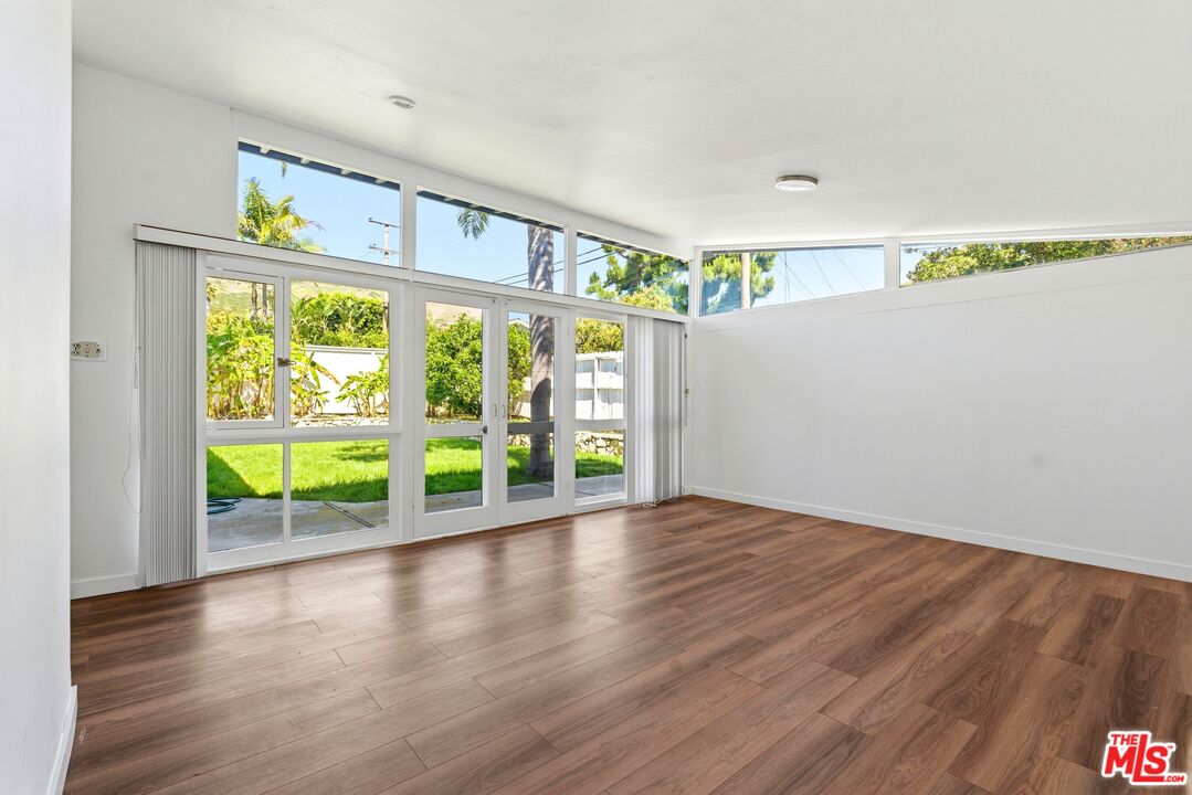 26 Packet Rd