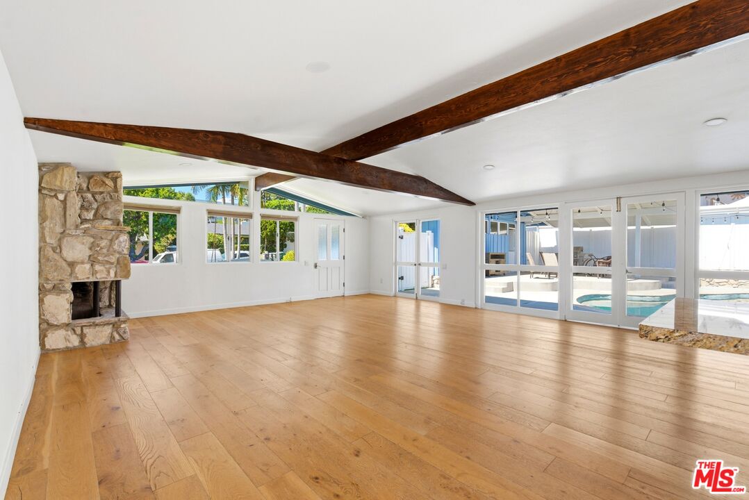 26 Packet Rd