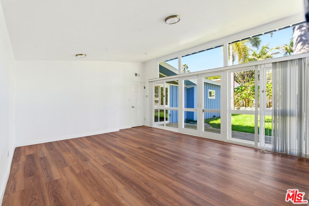 26 Packet Rd