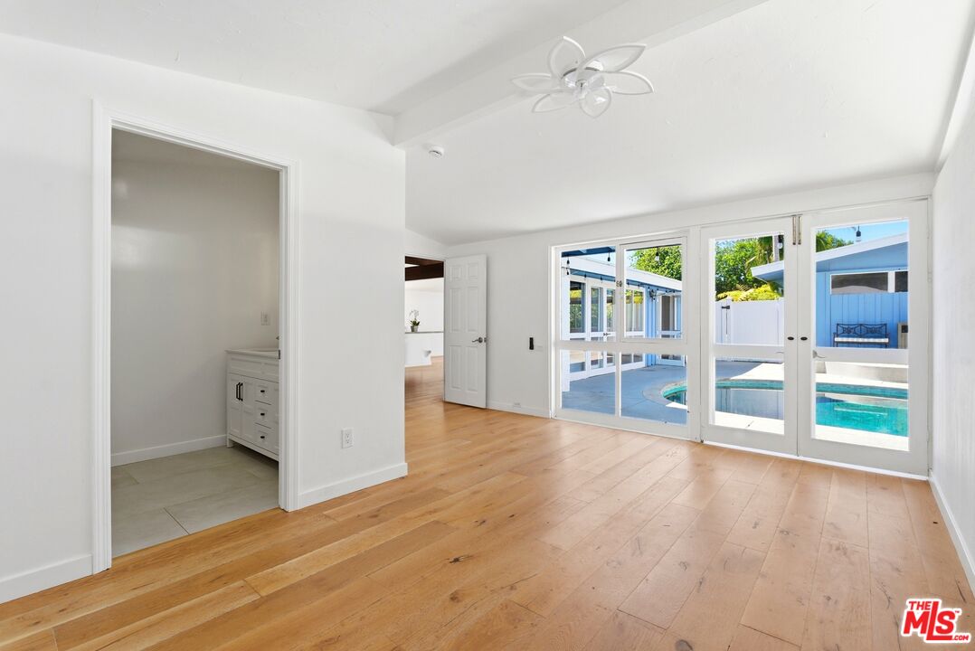 26 Packet Rd