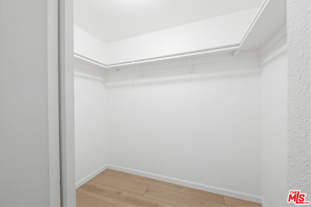 4810 S La Brea Ave Unit: 210