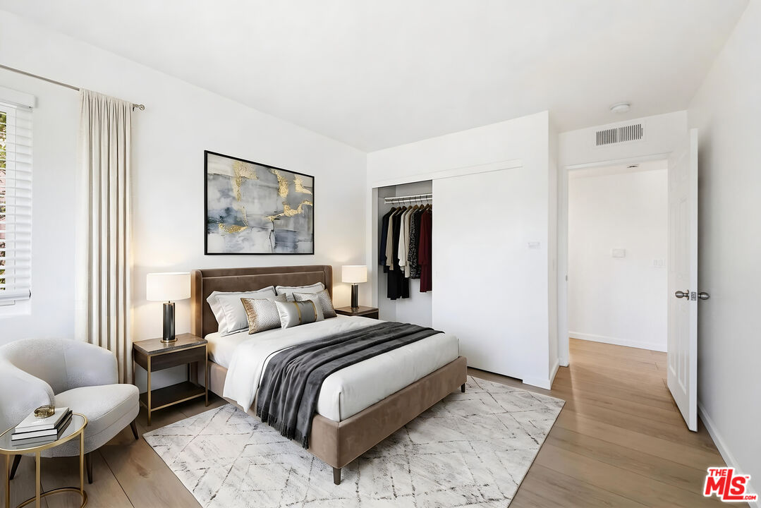 4810 S La Brea Ave Unit: 210