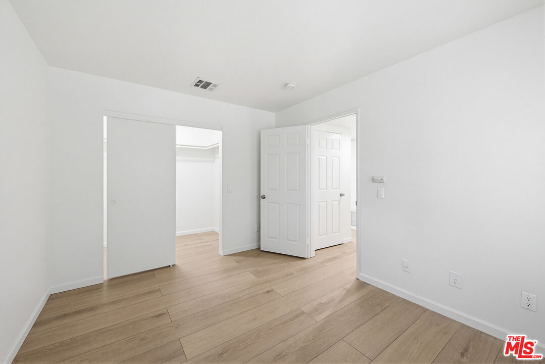 4810 S La Brea Ave Unit: 210