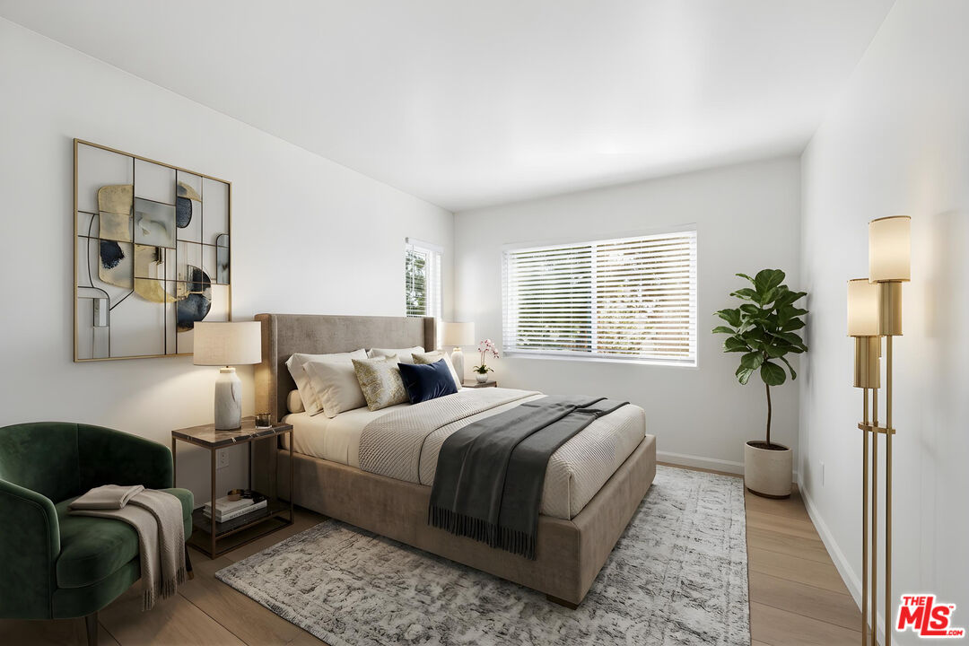 4810 S La Brea Ave Unit: 301