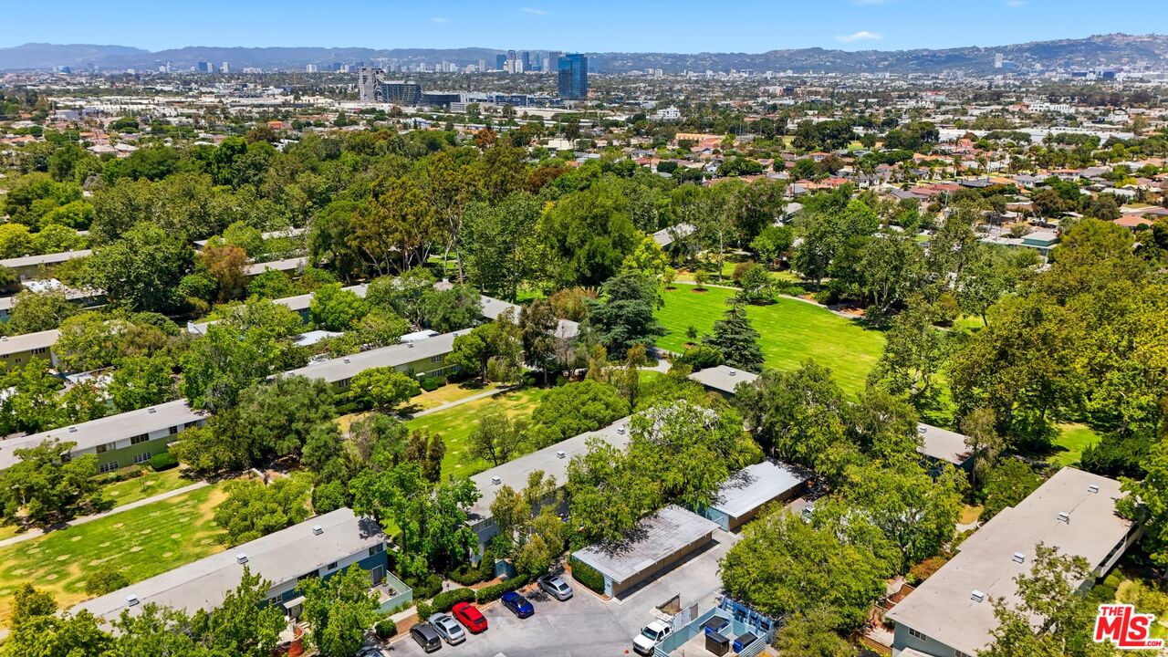 5314 Village Grn