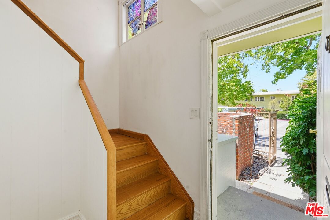 5314 Village Grn