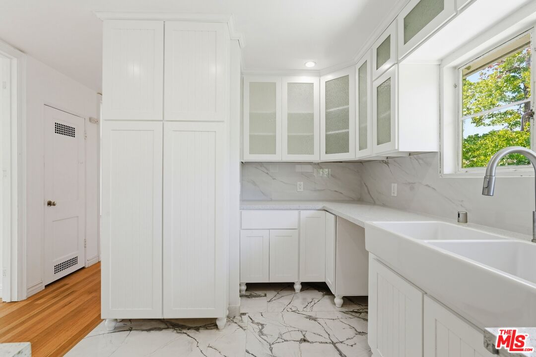 5314 Village Grn