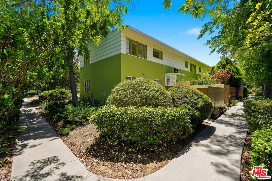 5314 Village Grn