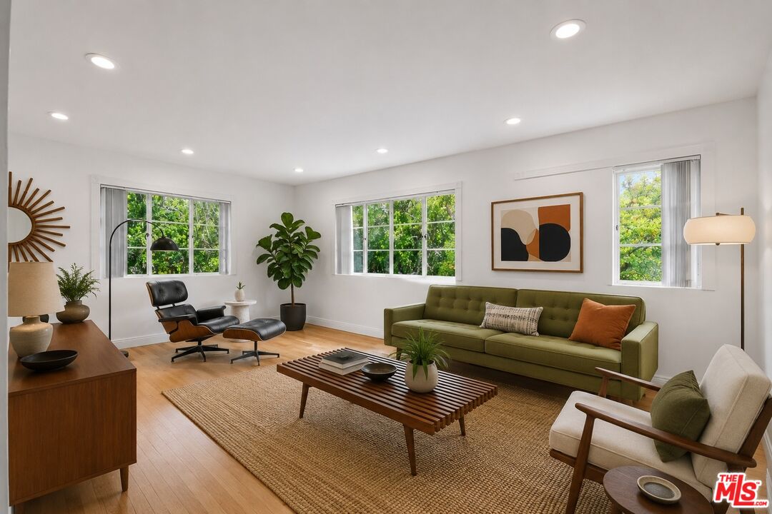 5314 Village Grn
