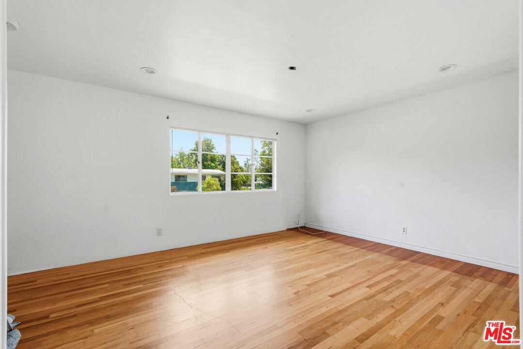 5314 Village Grn