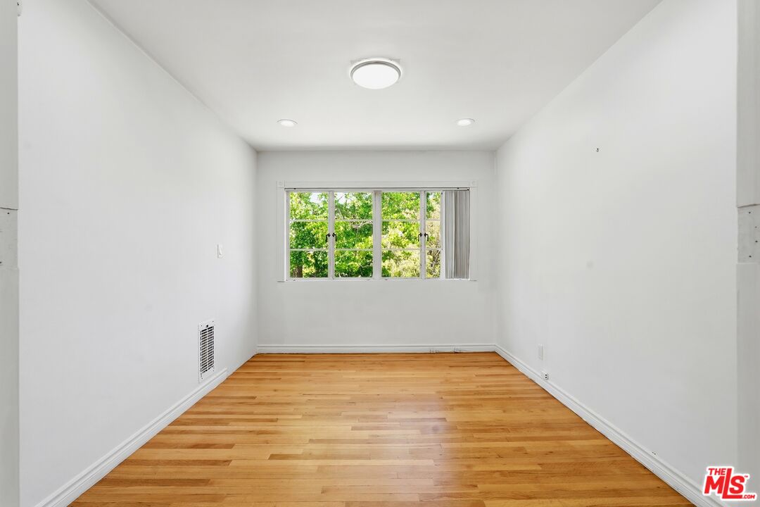 5314 Village Grn