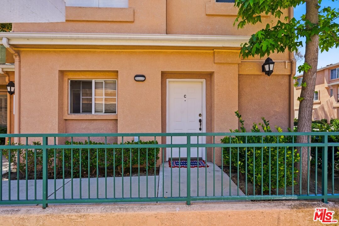 1050 Harbor Heights Dr Unit: C