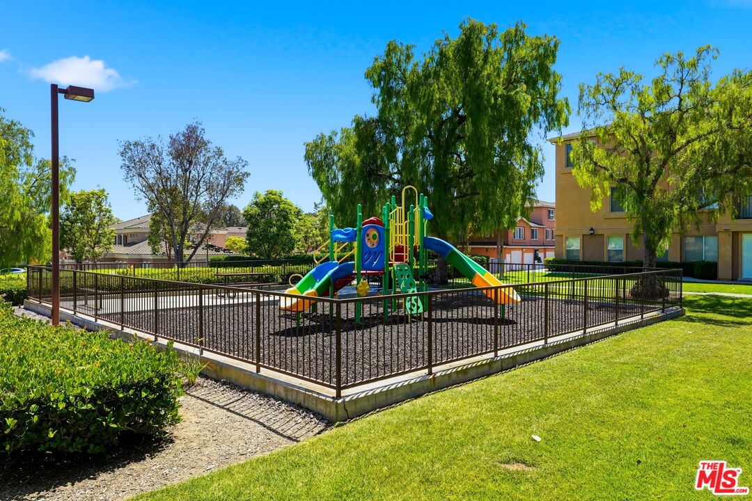 1050 Harbor Heights Dr Unit: C