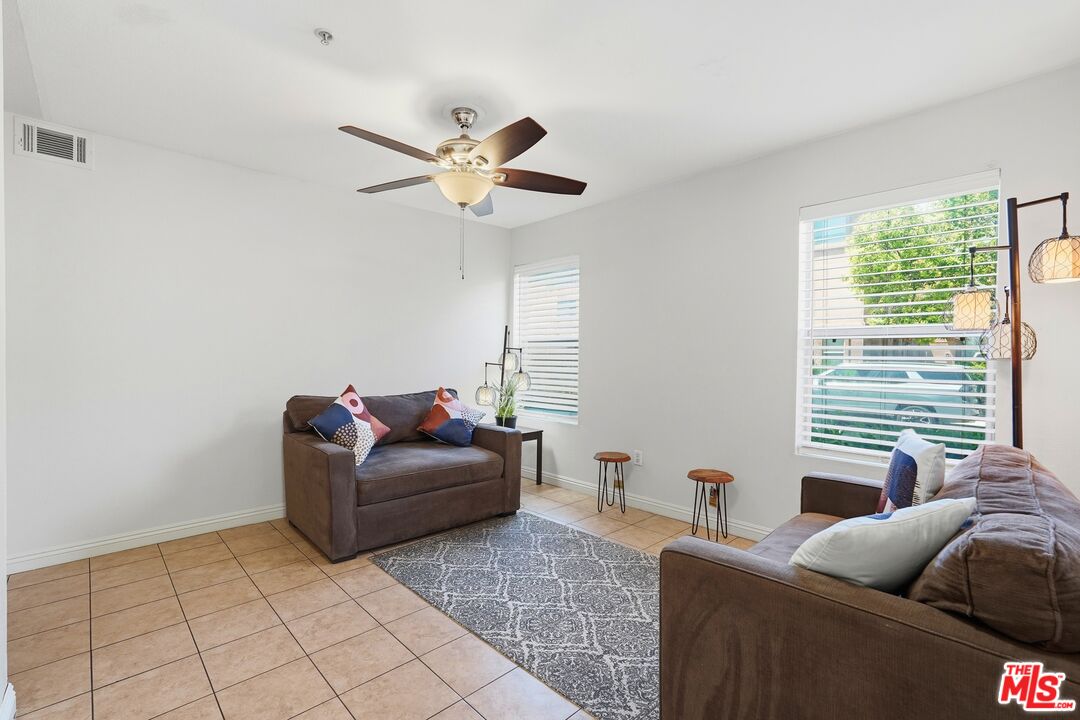 1050 Harbor Heights Dr Unit: C