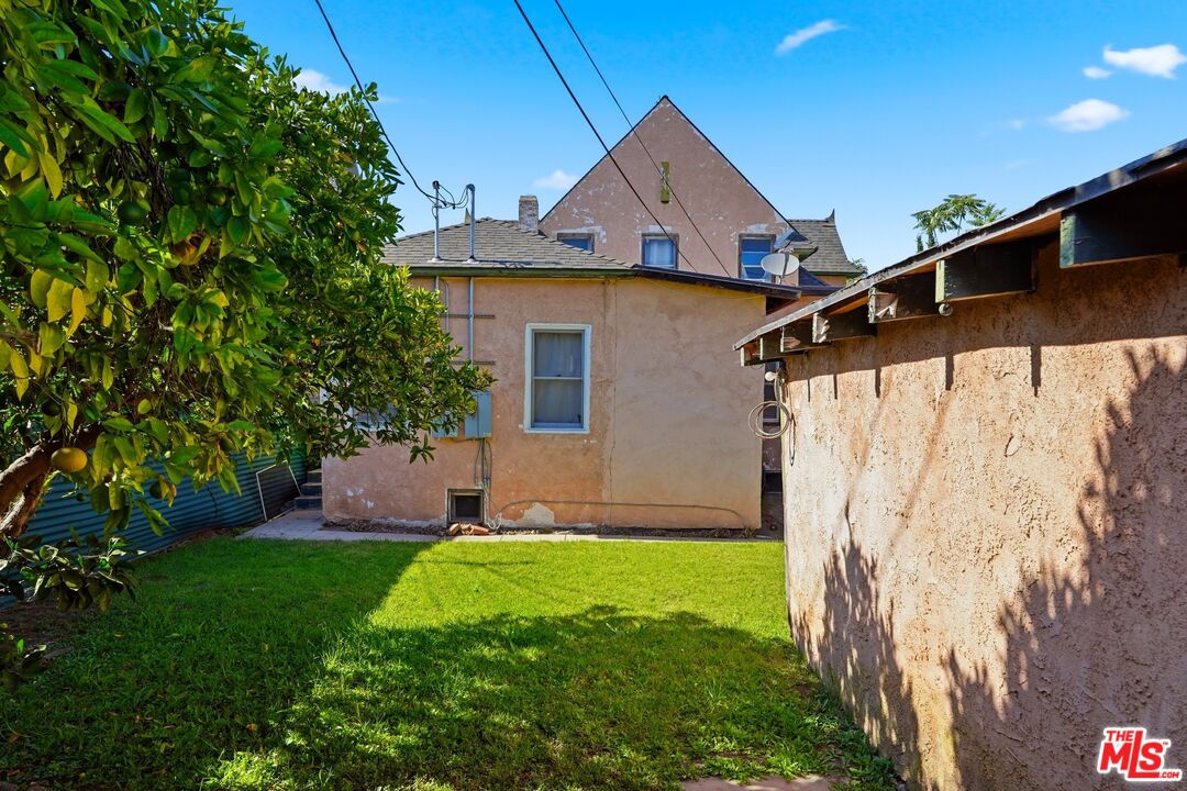 1760 W 24th St